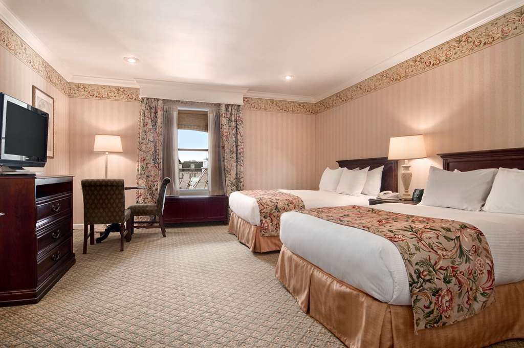 Hilton St. Louis 3*