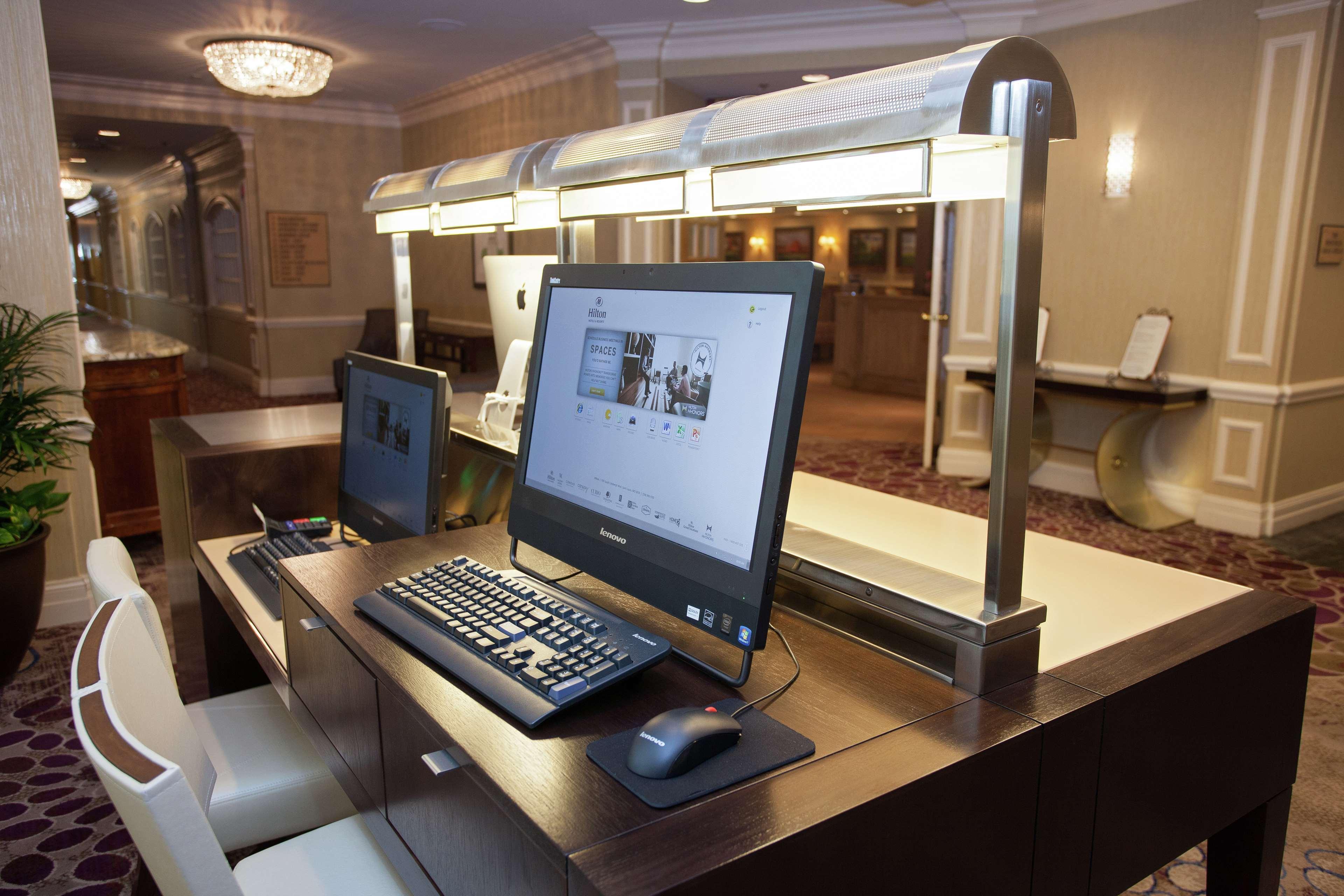 Hilton St. Louis Hotel 3*