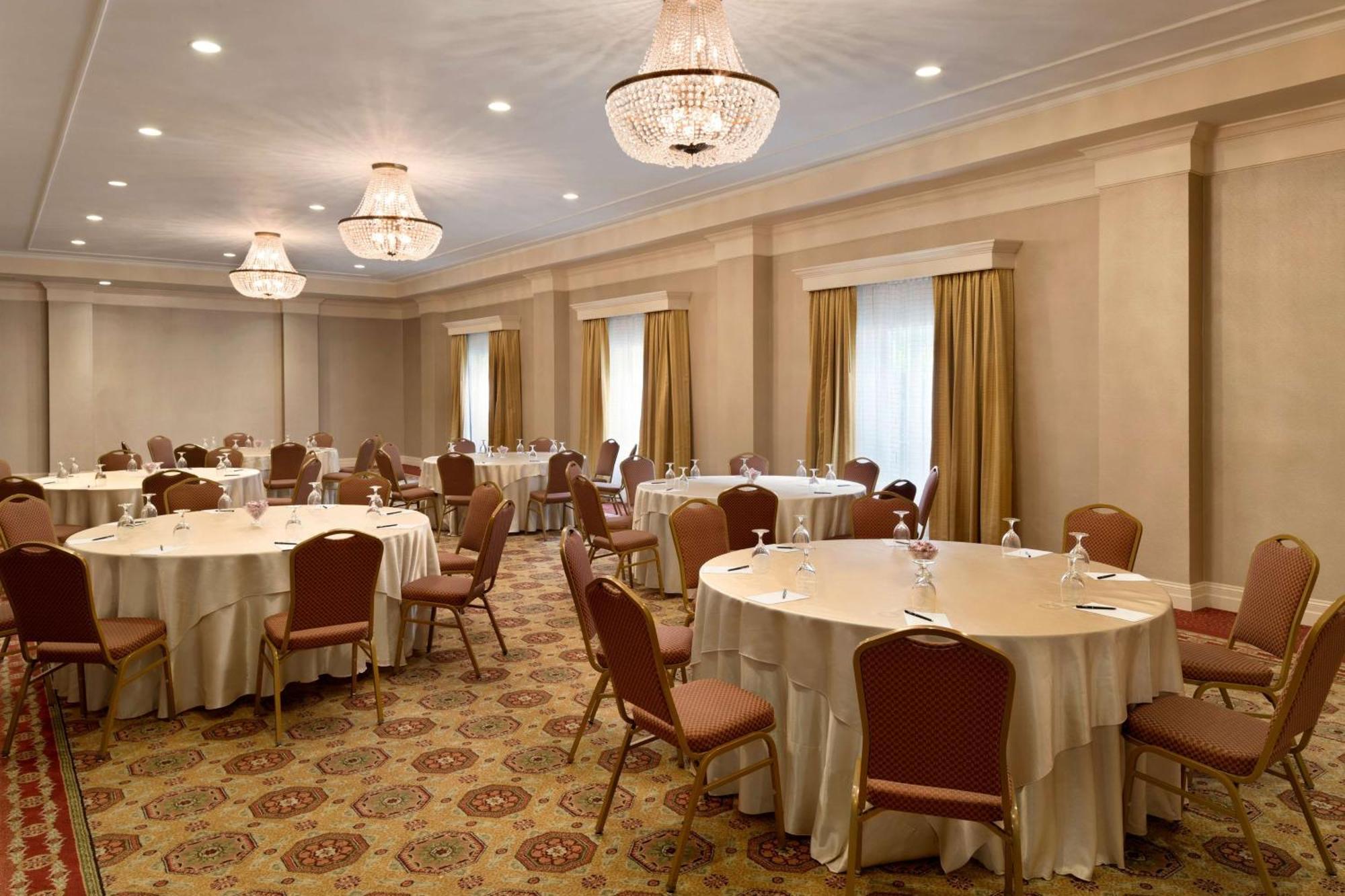 Hilton St. Louis Hotel 3*